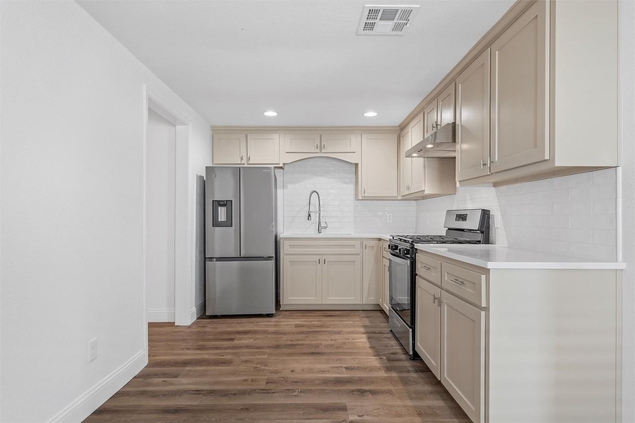 1720 Bagby Ave - Photo 6 of 24