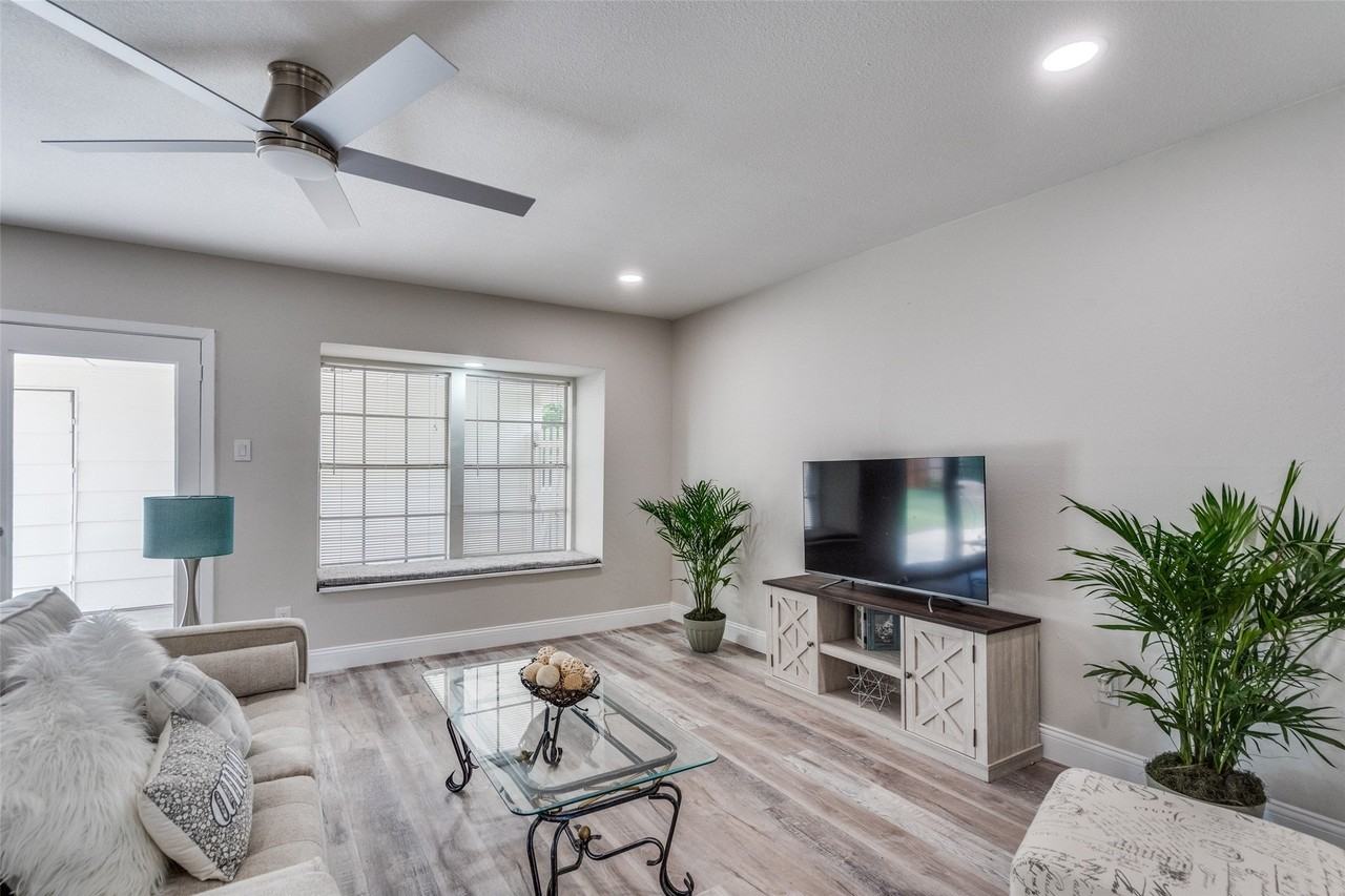 2119 Quail Run - Photo 4 of 38
