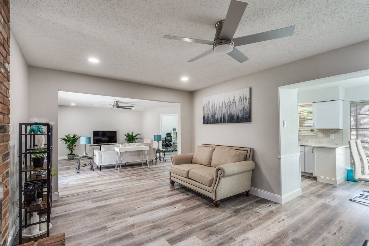 2119 Quail Run - Photo 6 of 38