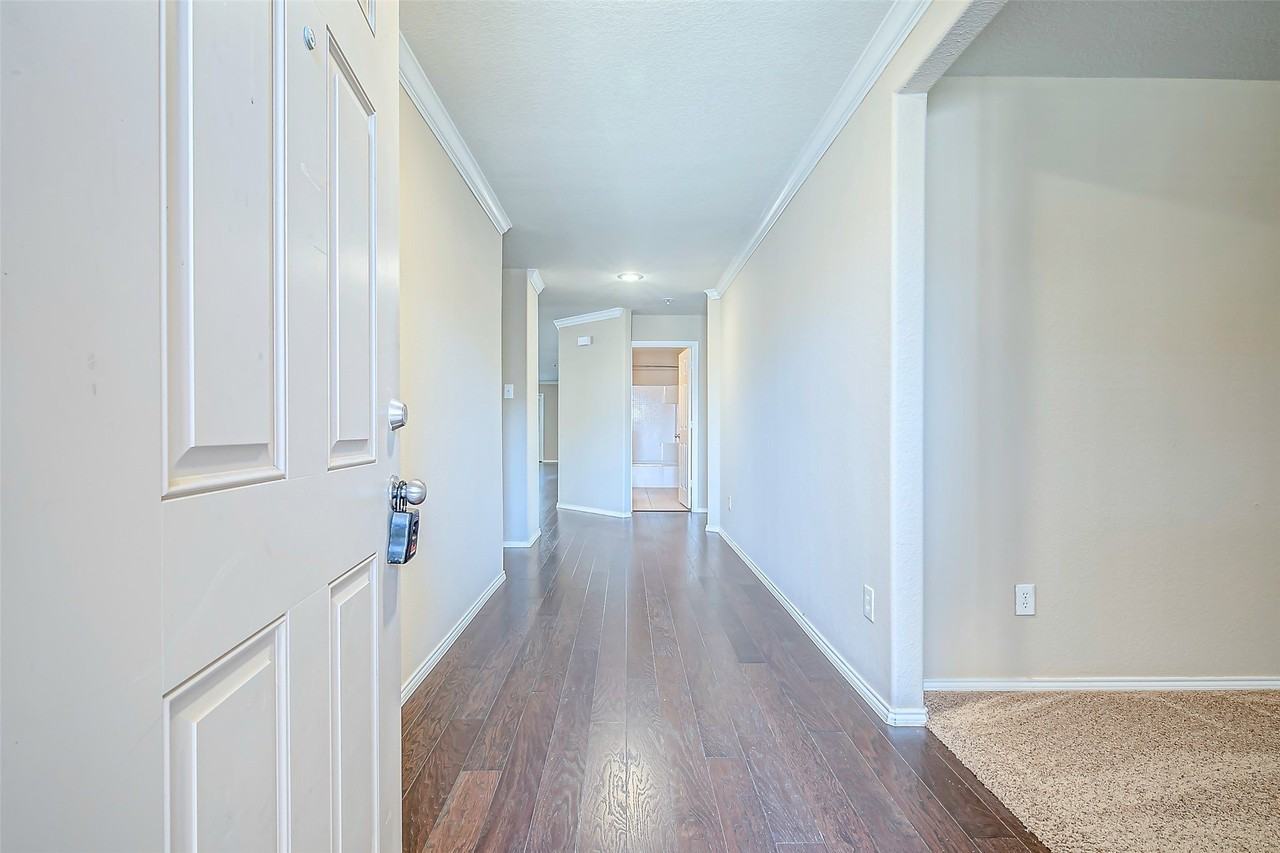 120 Abelia Dr - Photo 4 of 34