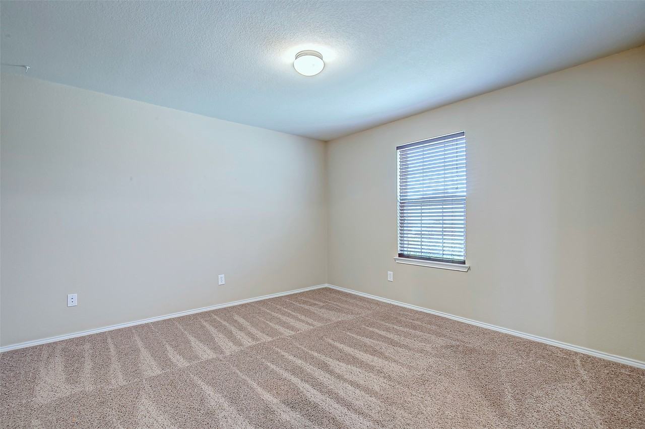 120 Abelia Dr - Photo 5 of 34
