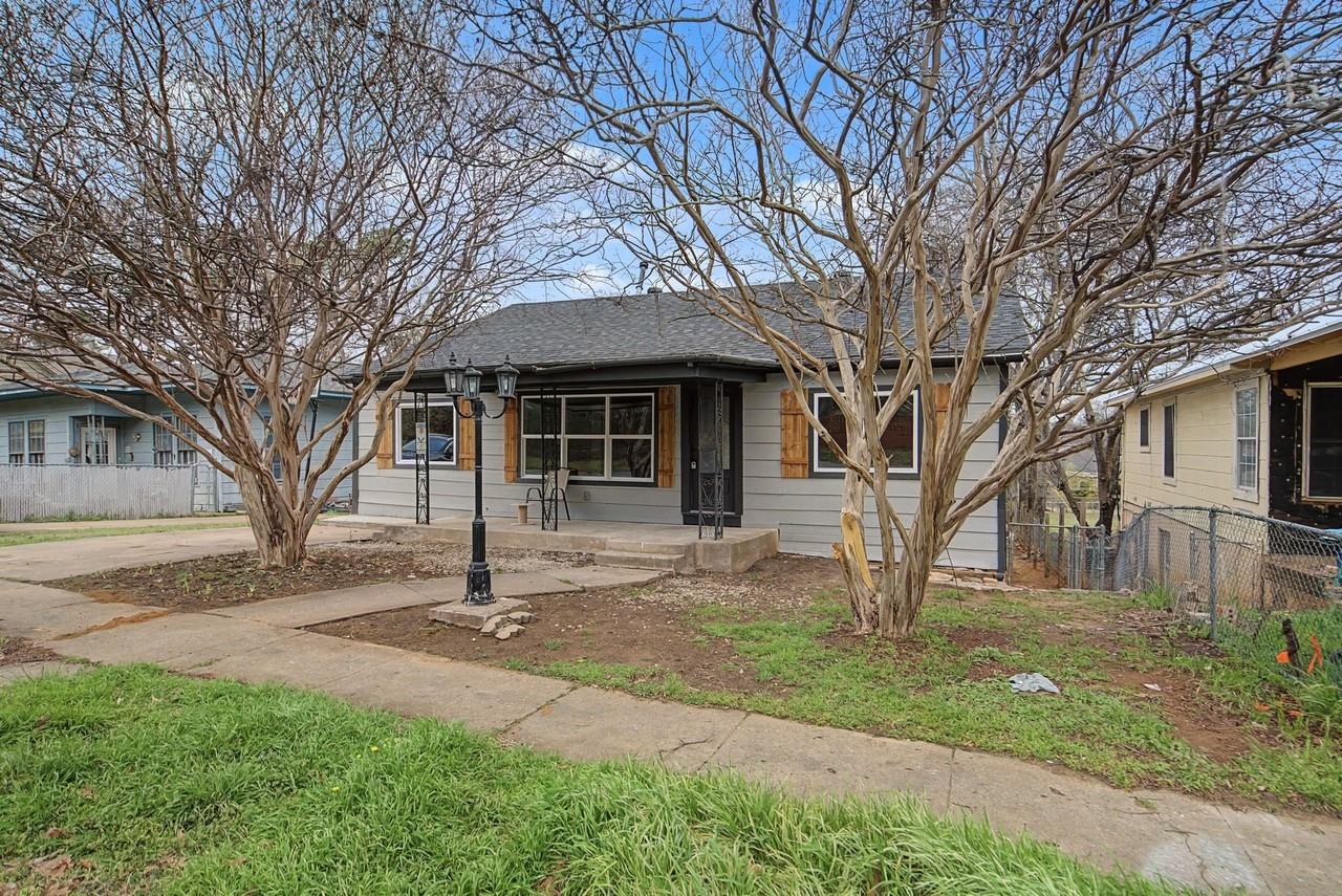 1411 W Gandy St - Photo 3 of 30