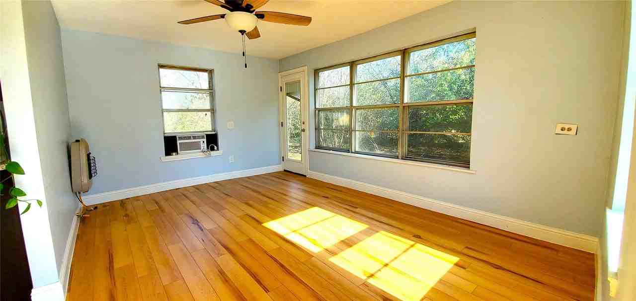 2604 N Locust St #100 - Photo 5 of 15
