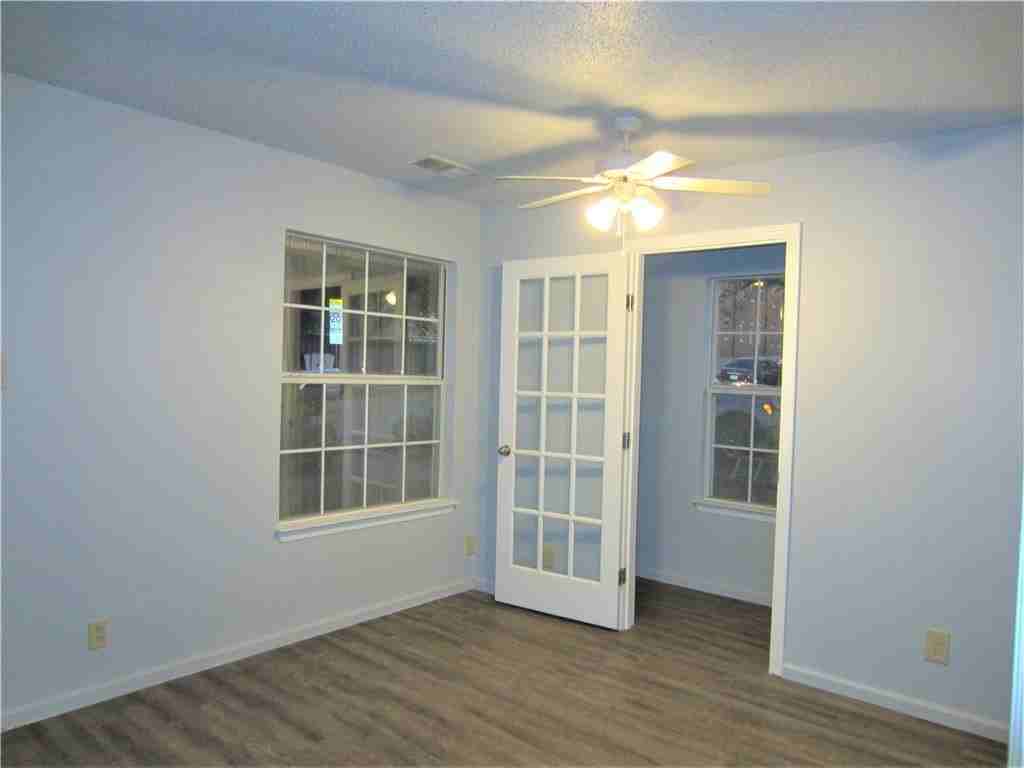 501 Mounts Ave - Photo 5 of 15