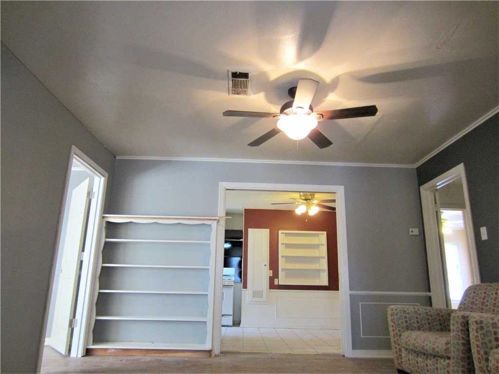 709 Jannie St - Photo 4 of 27