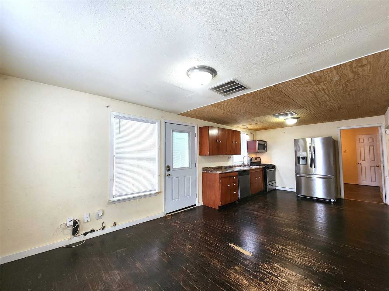 620 Uland St - Photo 5 of 24