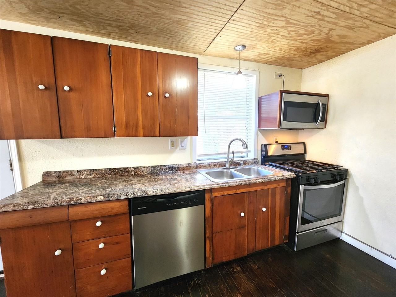 620 Uland St - Photo 7 of 24