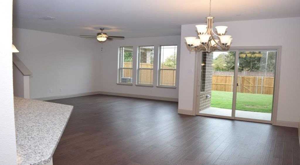 1247 Wiltshire Dr - Photo 3 of 19