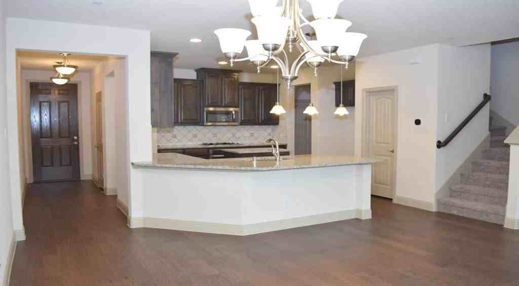 1247 Wiltshire Dr - Photo 4 of 19