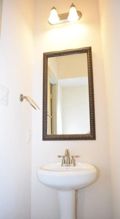 1247 Wiltshire Dr - Photo 7 of 19