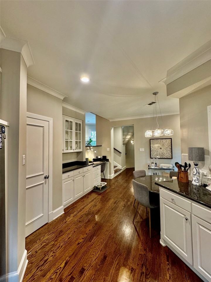 2847 Thomas Ave #2847 - Photo 4 of 24