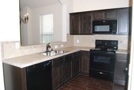 315 Orbit Dr - Photo 4 of 12