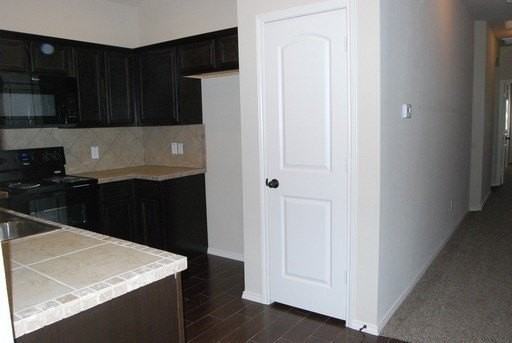 315 Orbit Dr - Photo 5 of 12