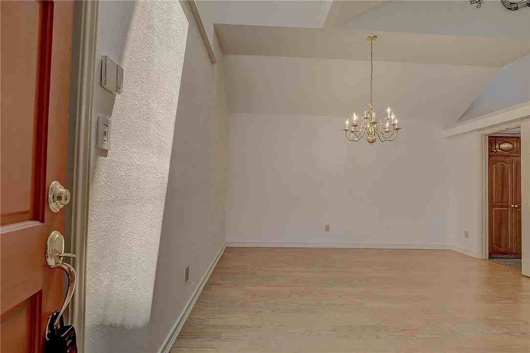3005 Warm Springs Ln - Photo 3 of 36