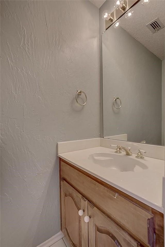 3005 Warm Springs Ln - Photo 4 of 36