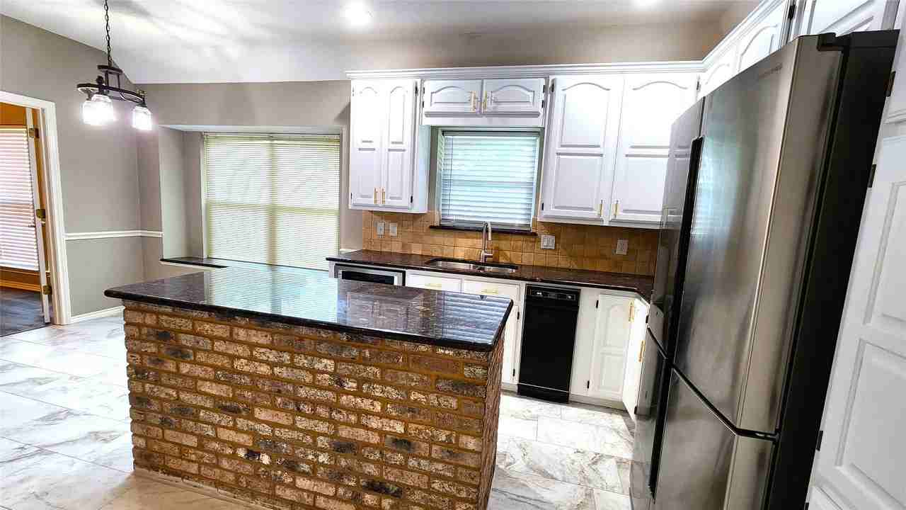 3000 Broken Bow St - Photo 6 of 37