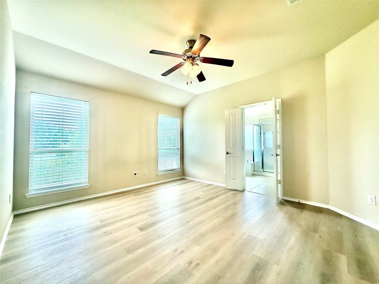 1108 Cheyenne Dr - Photo 4 of 26