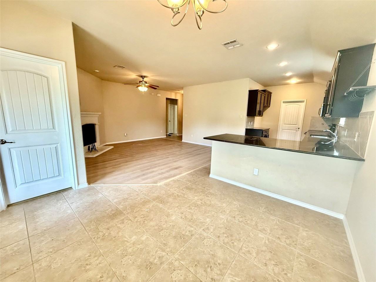 1108 Cheyenne Dr - Photo 5 of 26