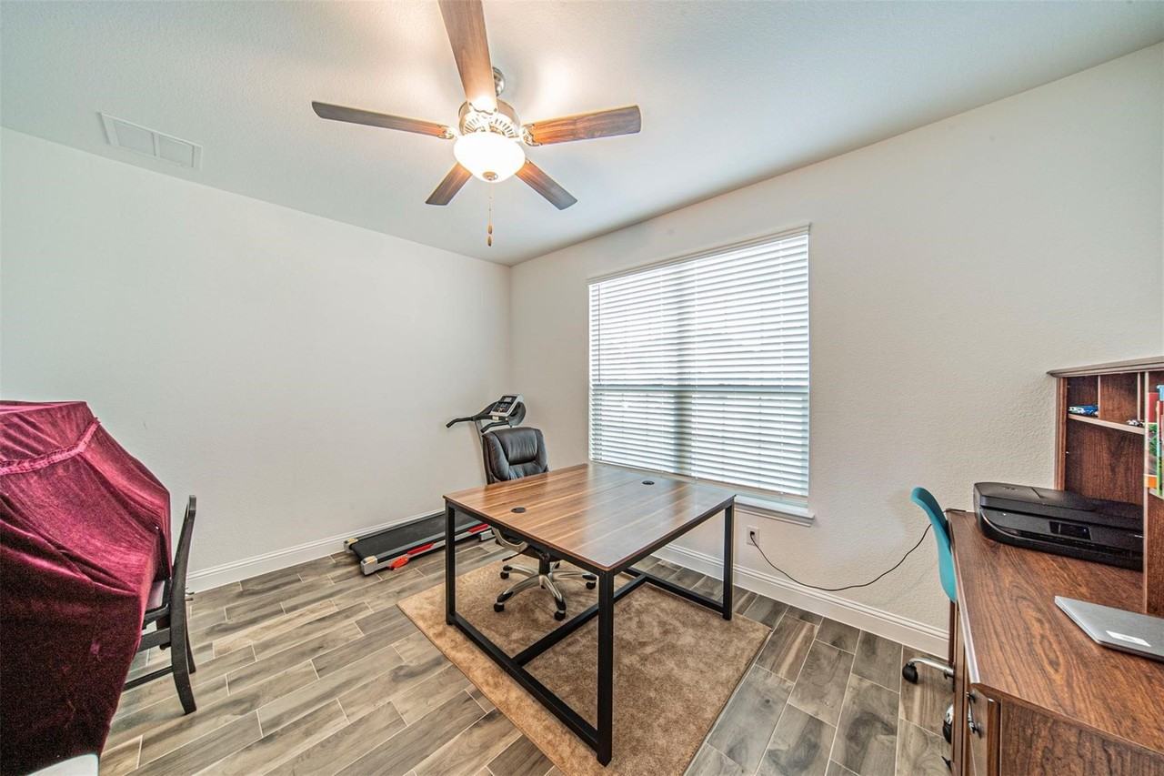 1190 Blazingstar Dr - Photo 4 of 15