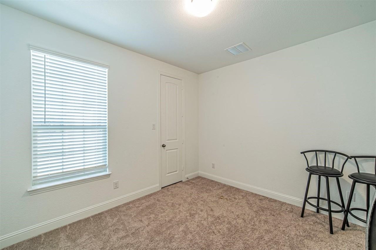 1190 Blazingstar Dr - Photo 7 of 15