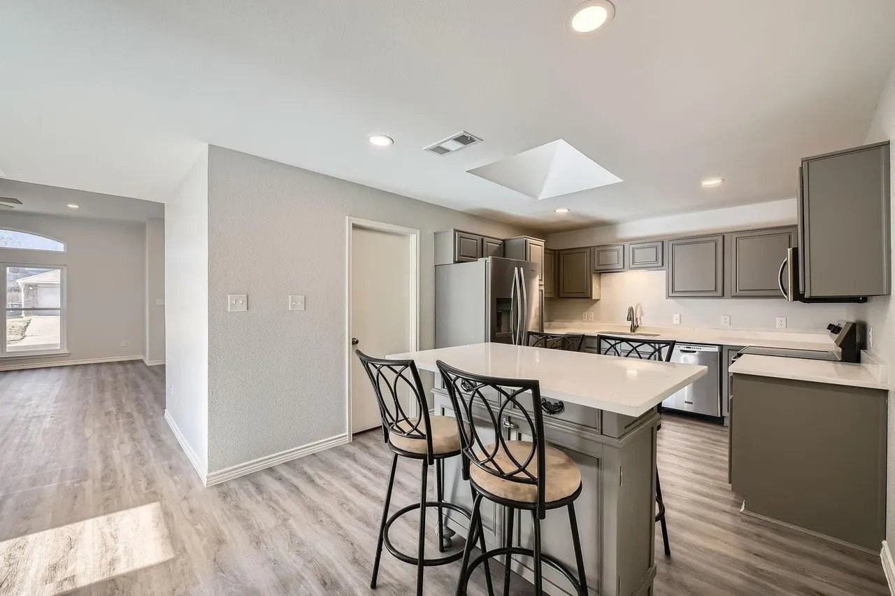 10248 Westward Dr - Photo 2 of 13