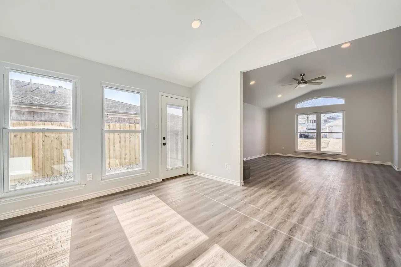 10248 Westward Dr - Photo 5 of 13