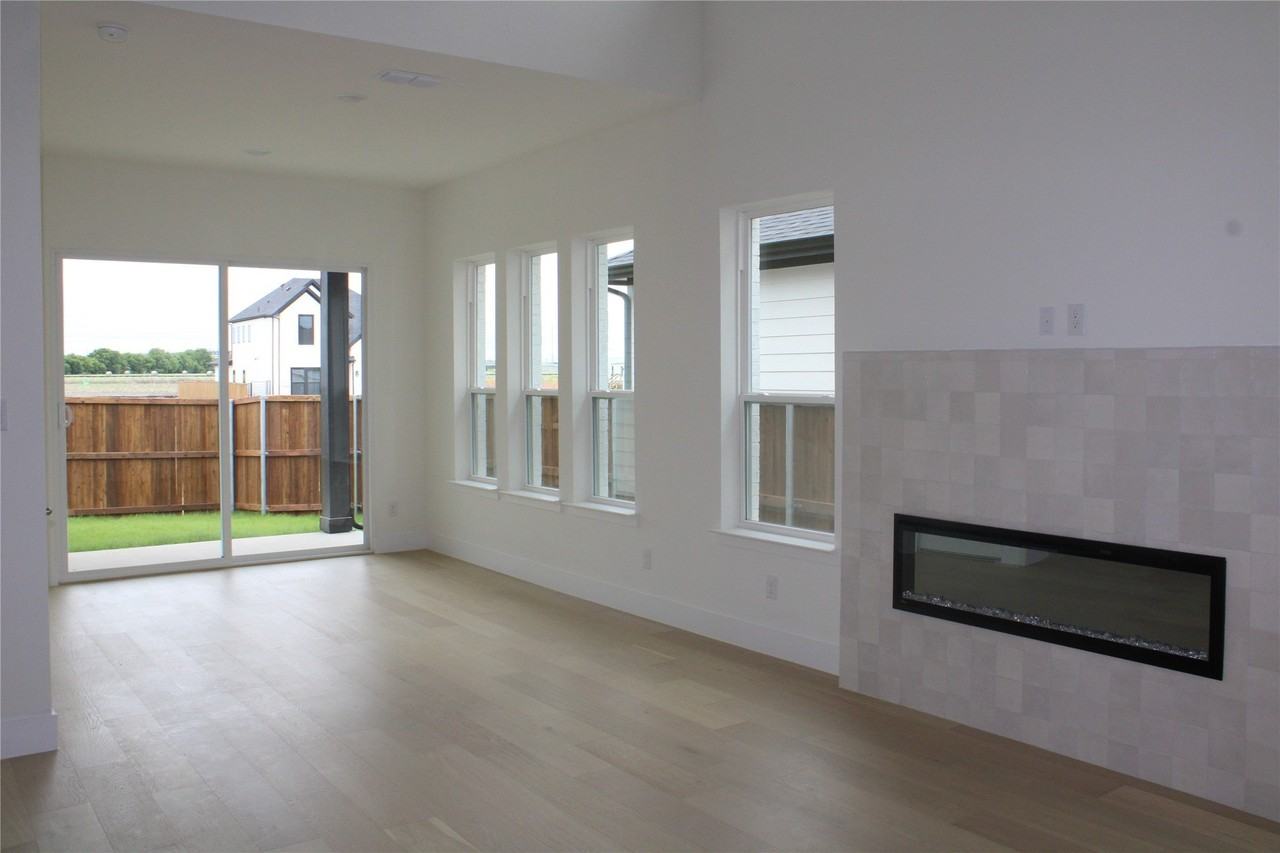 7041 Confetti Ln - Photo 3 of 23