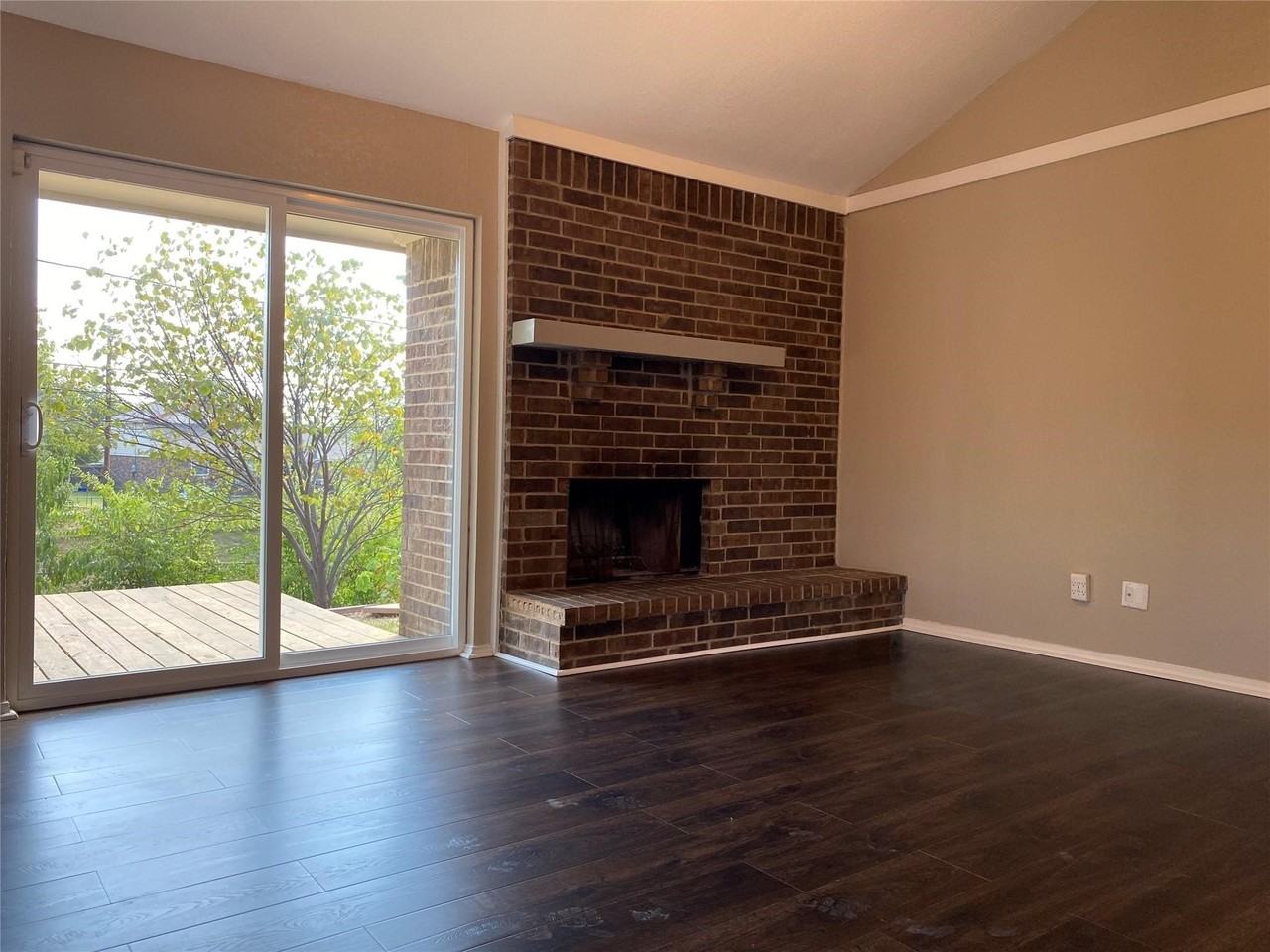5824 Storm Dr - Photo 6 of 28