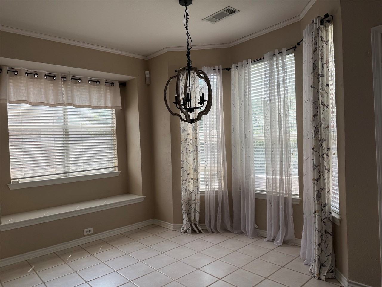 609 Saddleback Ln - Photo 7 of 14
