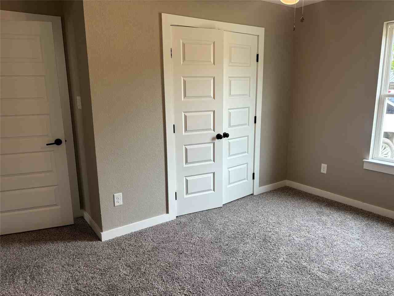 301 Nw 23rd St - Photo 7 of 13