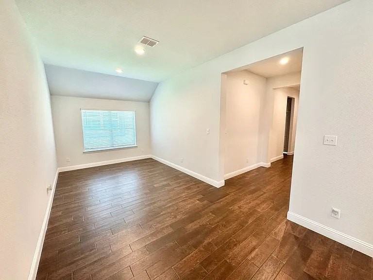 429 Cooper St - Photo 5 of 35