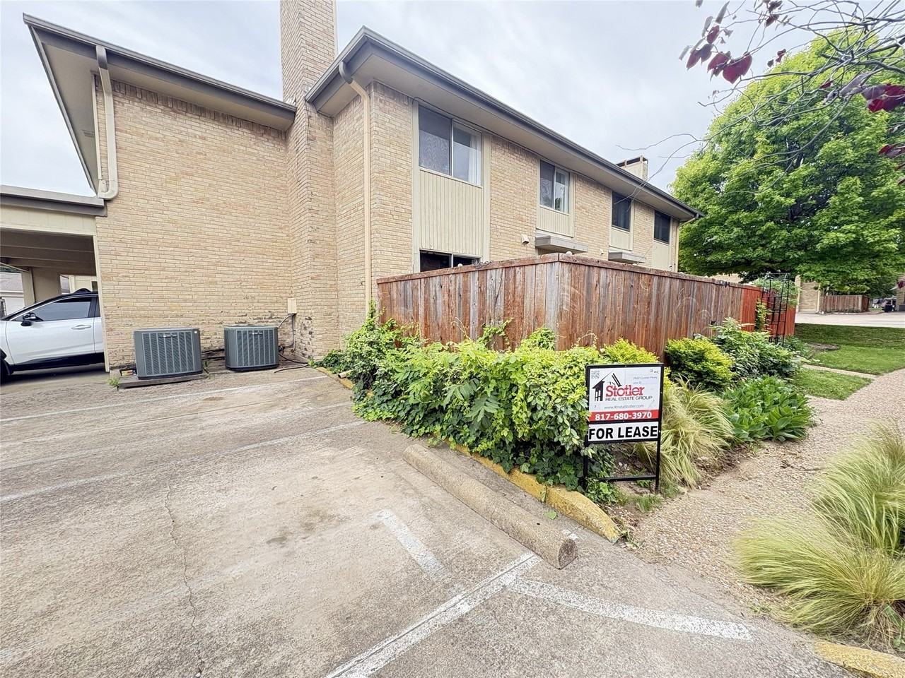 2622 Custer Pkwy #D - Photo 3 of 21