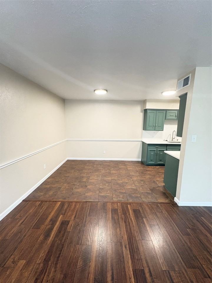 2622 Custer Pkwy #D - Photo 6 of 21
