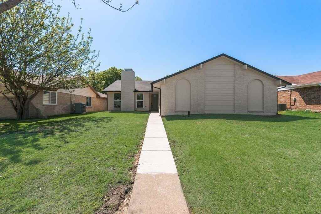 1656 Glenhill Ln - Photo 4 of 20