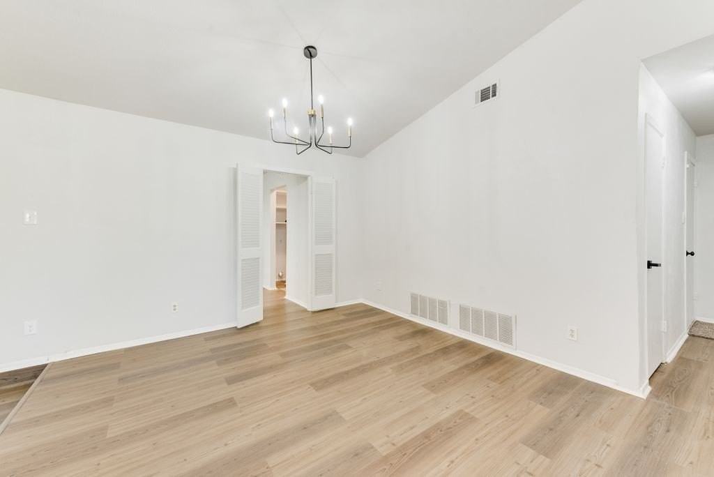 1656 Glenhill Ln - Photo 5 of 20