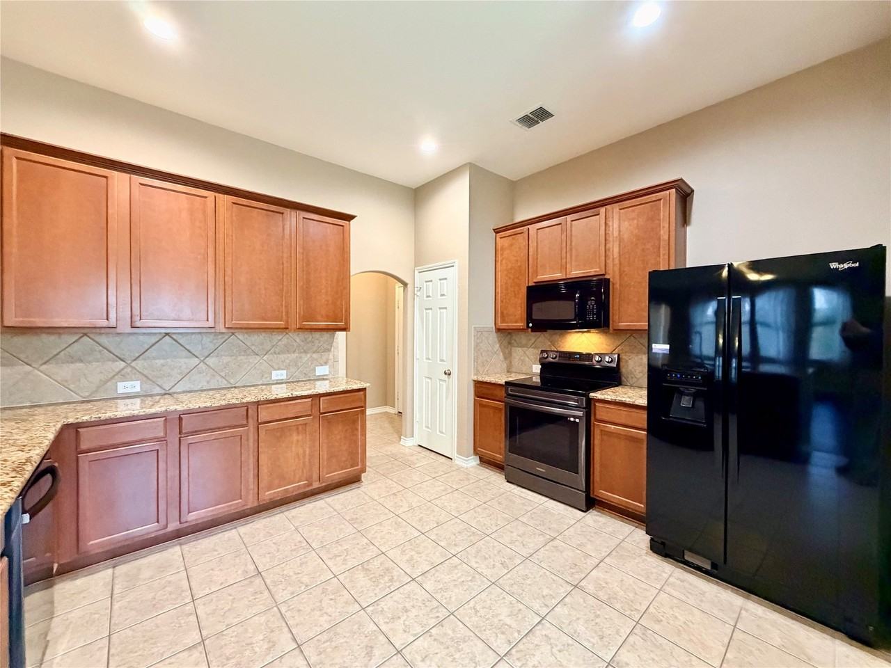 3504 Northpointe Dr - Photo 5 of 18