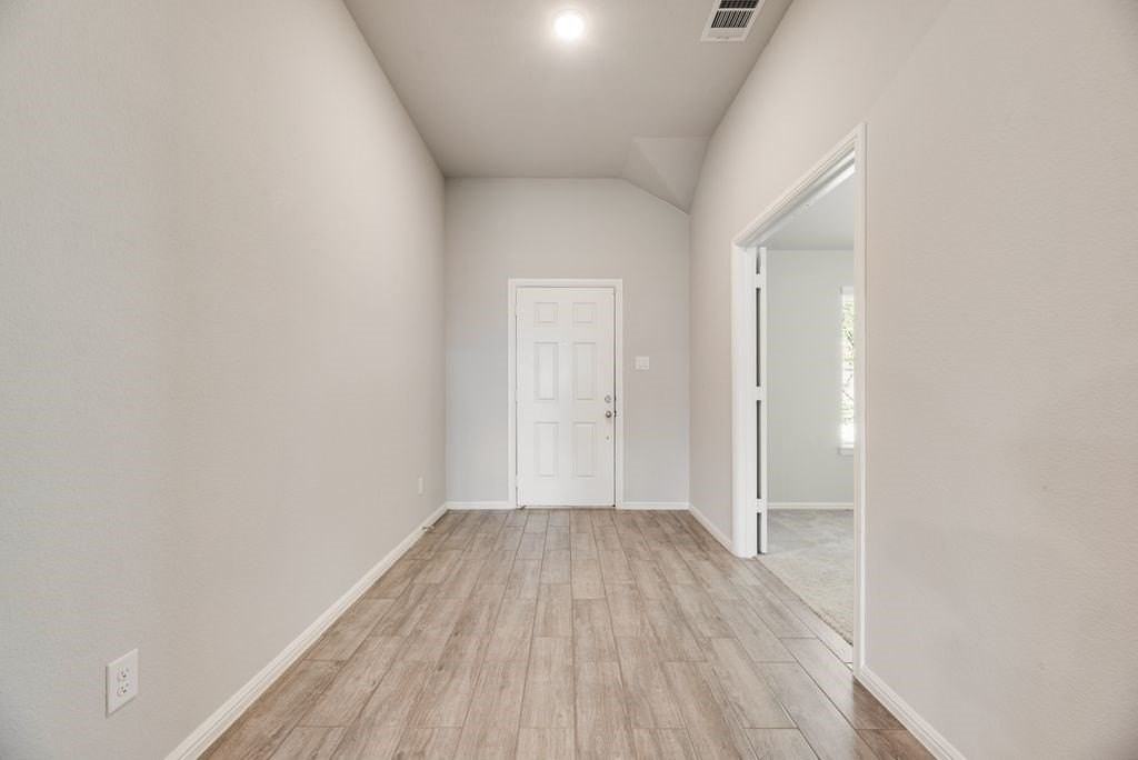 14216 Aberavon Dr - Photo 4 of 19