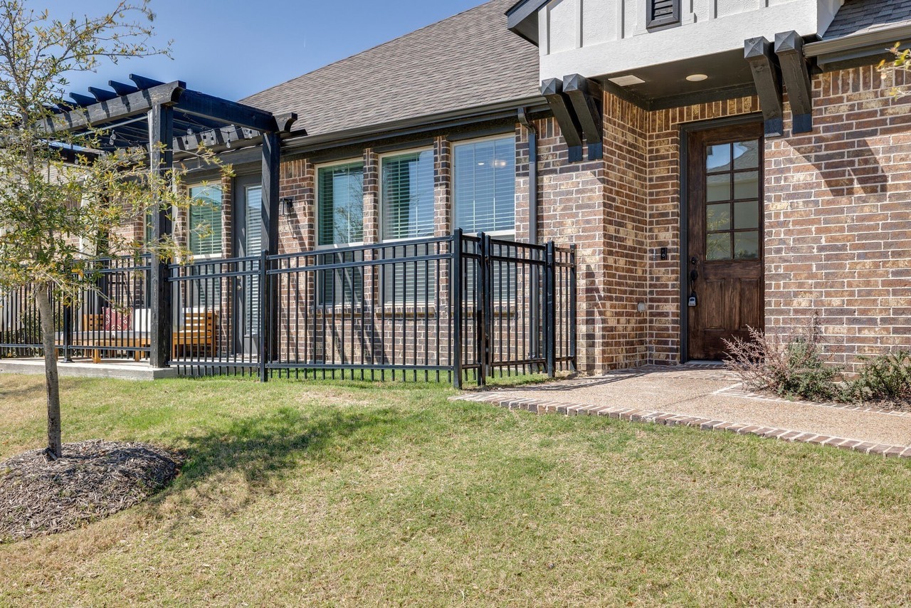 4801 Midnight Violet Way - Photo 3 of 27