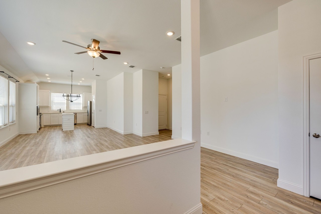 4801 Midnight Violet Way - Photo 6 of 27