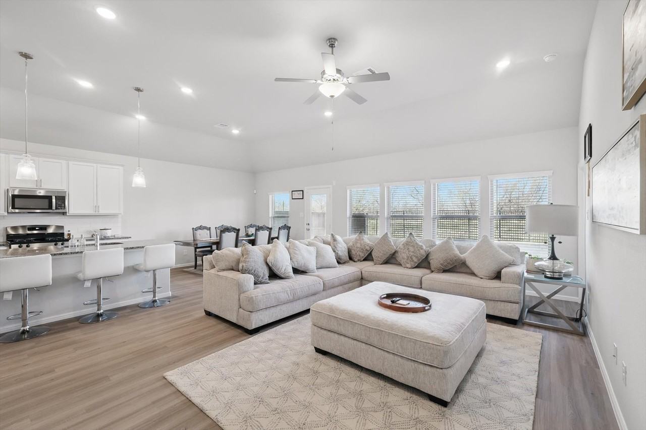 8937 Lantana Meadow Dr - Photo 5 of 21