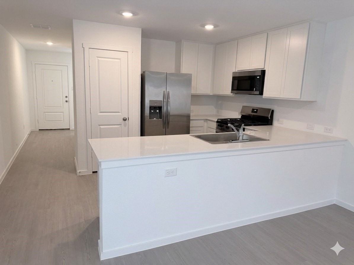 3133 Campeiro Ave - Photo 3 of 15