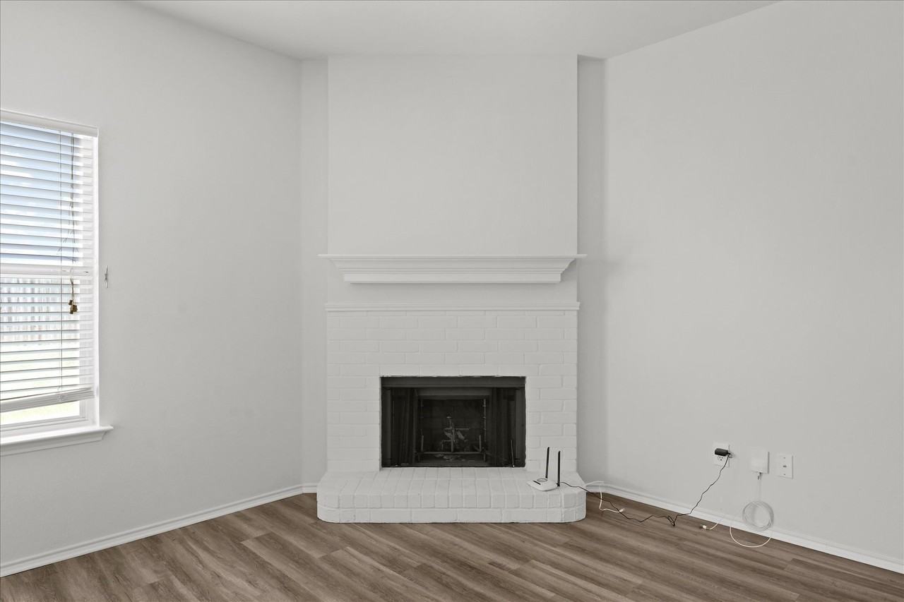 804 Rowdy Dr - Photo 4 of 23