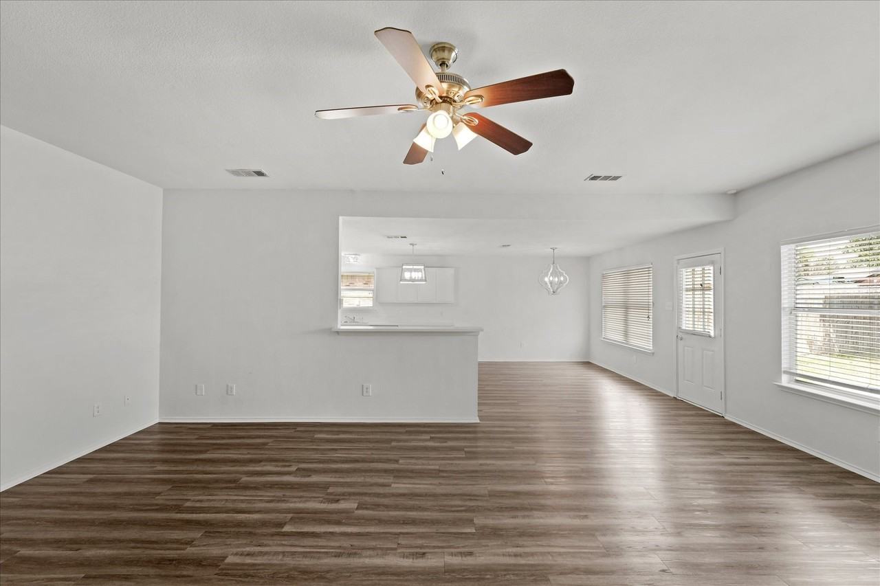 804 Rowdy Dr - Photo 5 of 23