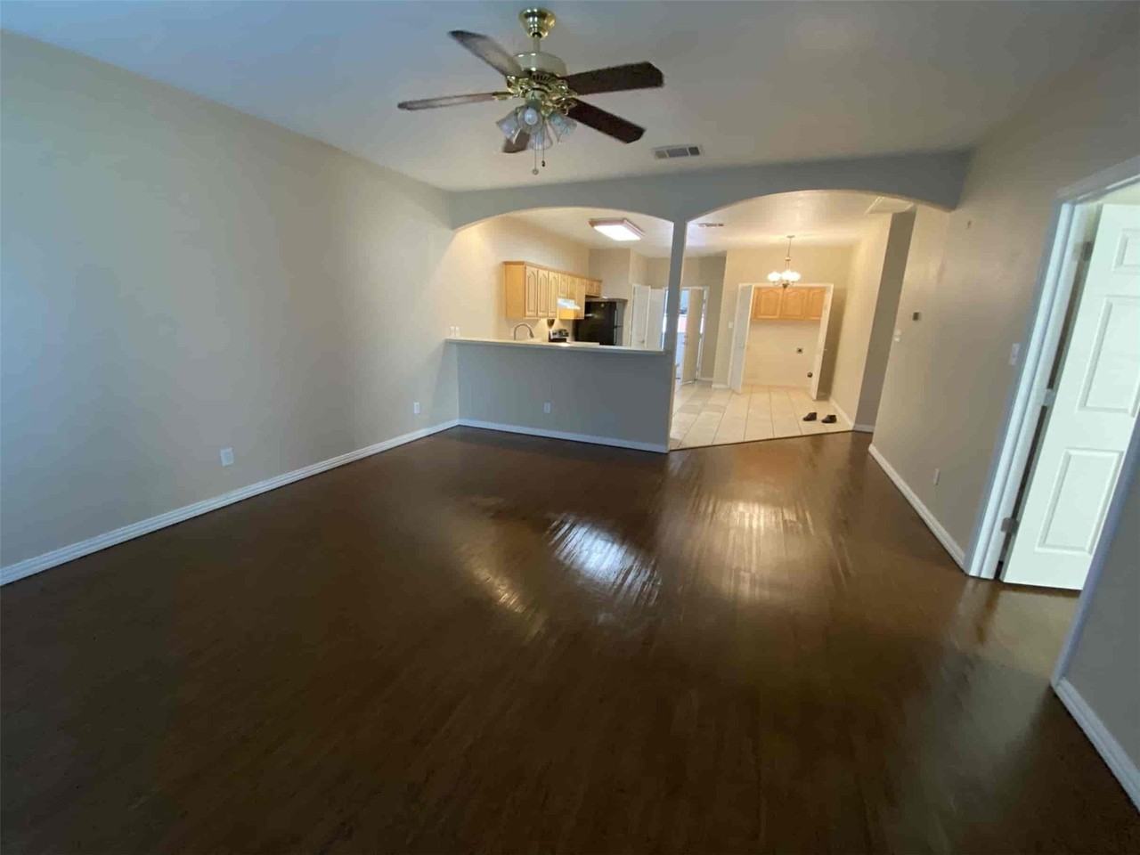 300 E Main St - Photo 6 of 22