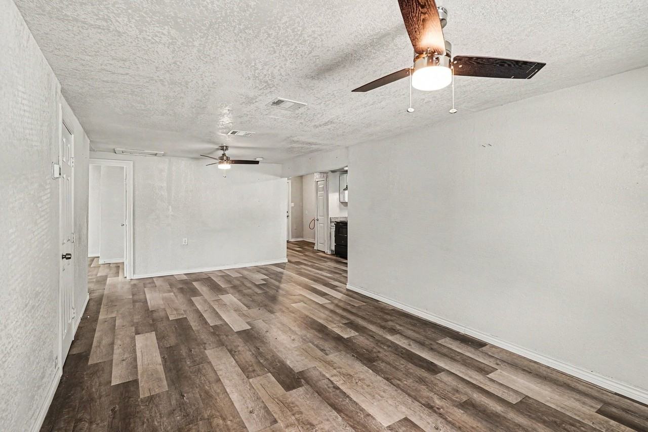 1321 34th St - Photo 6 of 25