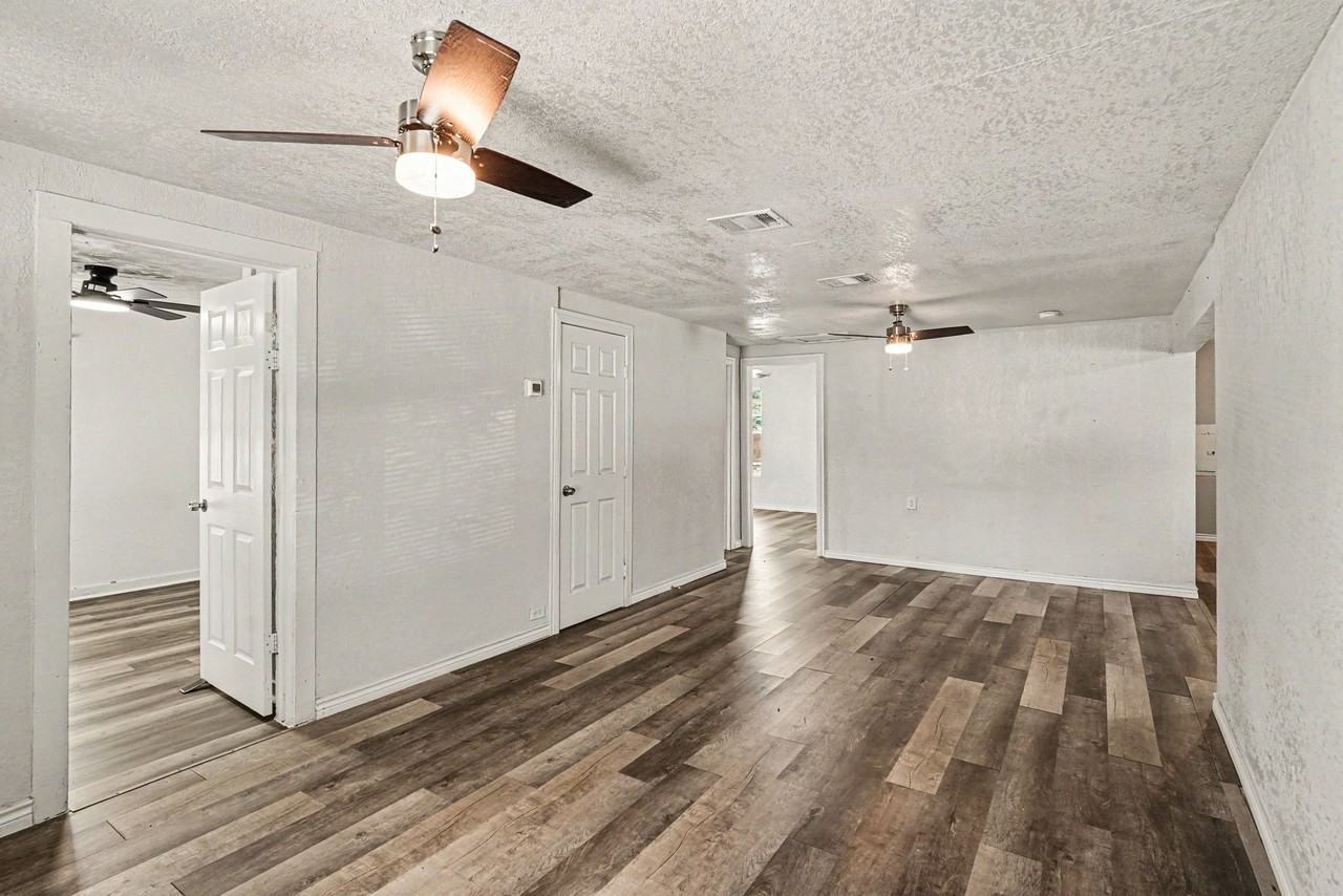 1321 34th St - Photo 7 of 25