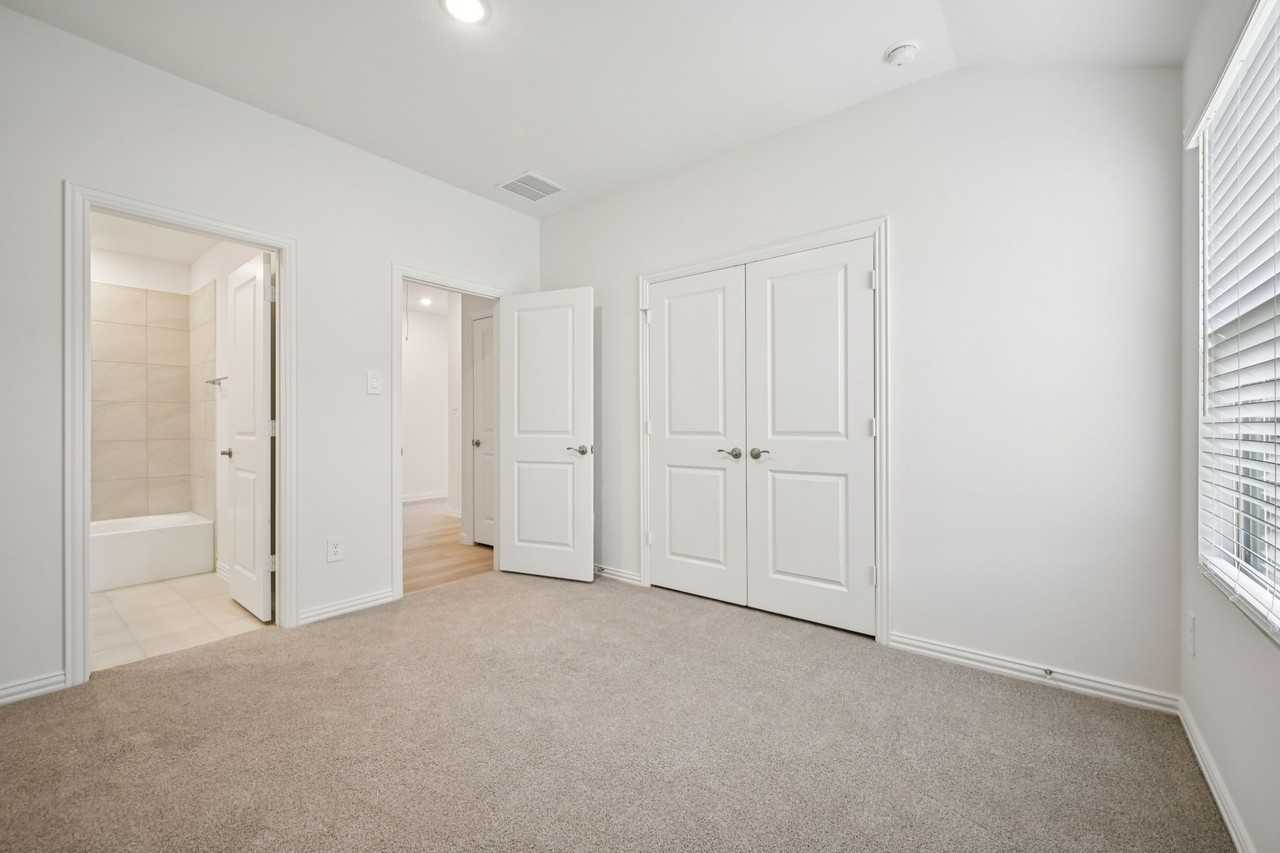 2231 Rannoch St - Photo 6 of 11