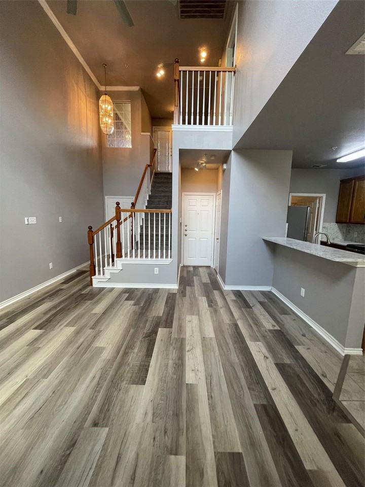 208 Mozart Way - Photo 6 of 27