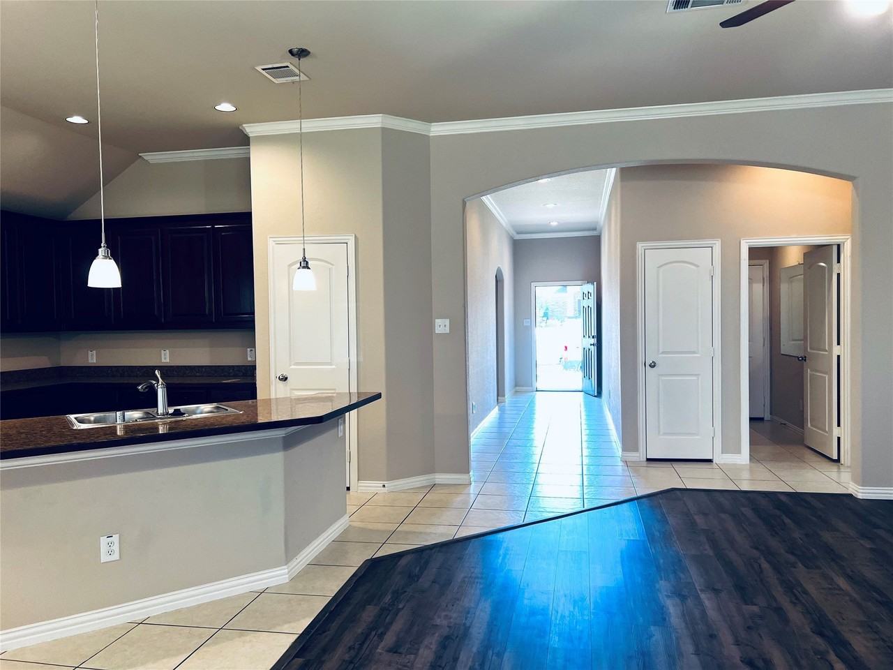 217 Creekwood Dr - Photo 6 of 26