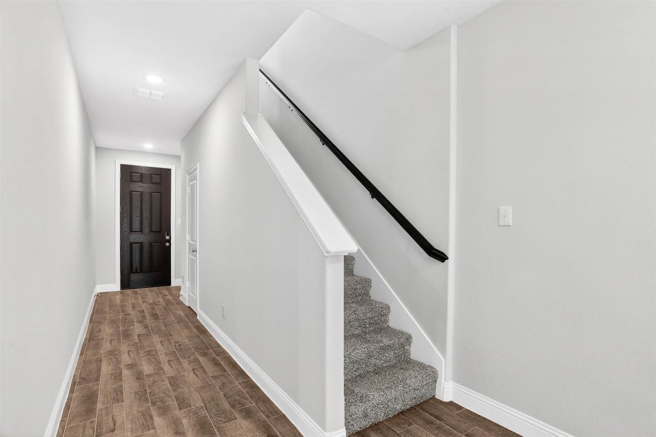 916 Lido Ln - Photo 5 of 25